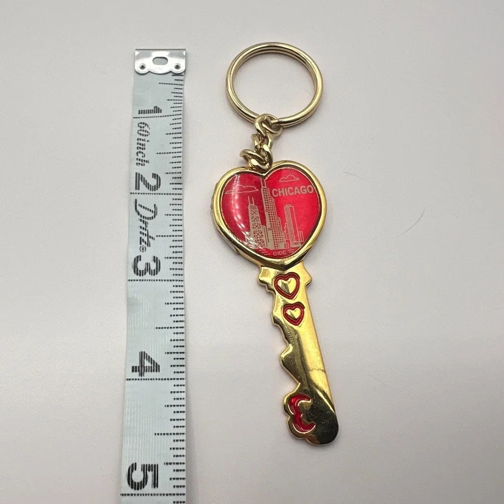 Vintage Y2K Chicago Gold Tone Red Enamel Heart Key Keychain Classic Jewelry Boho